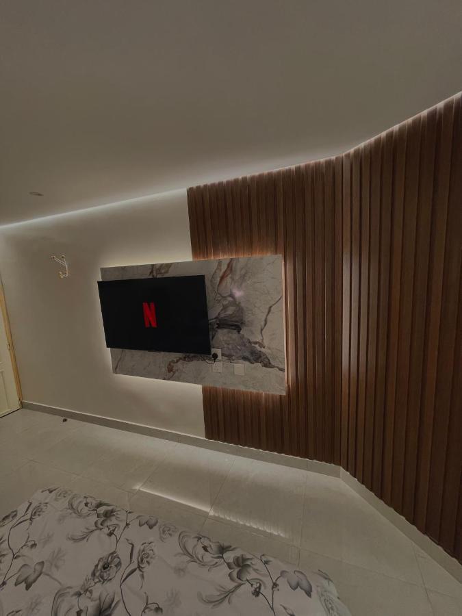 استديو مع جلسة خارجية بدخول ذكي Villa Riyadh Luaran gambar